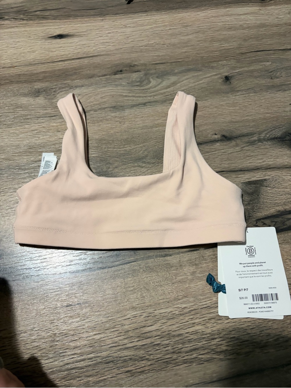 NWT Athleta Blush Peach Seamless Sports Bra- with hair tie , size 7